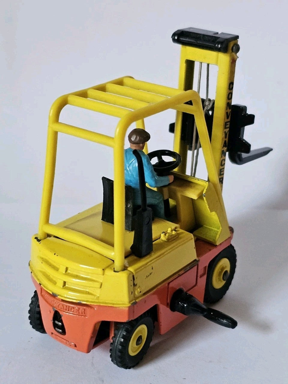 47031334