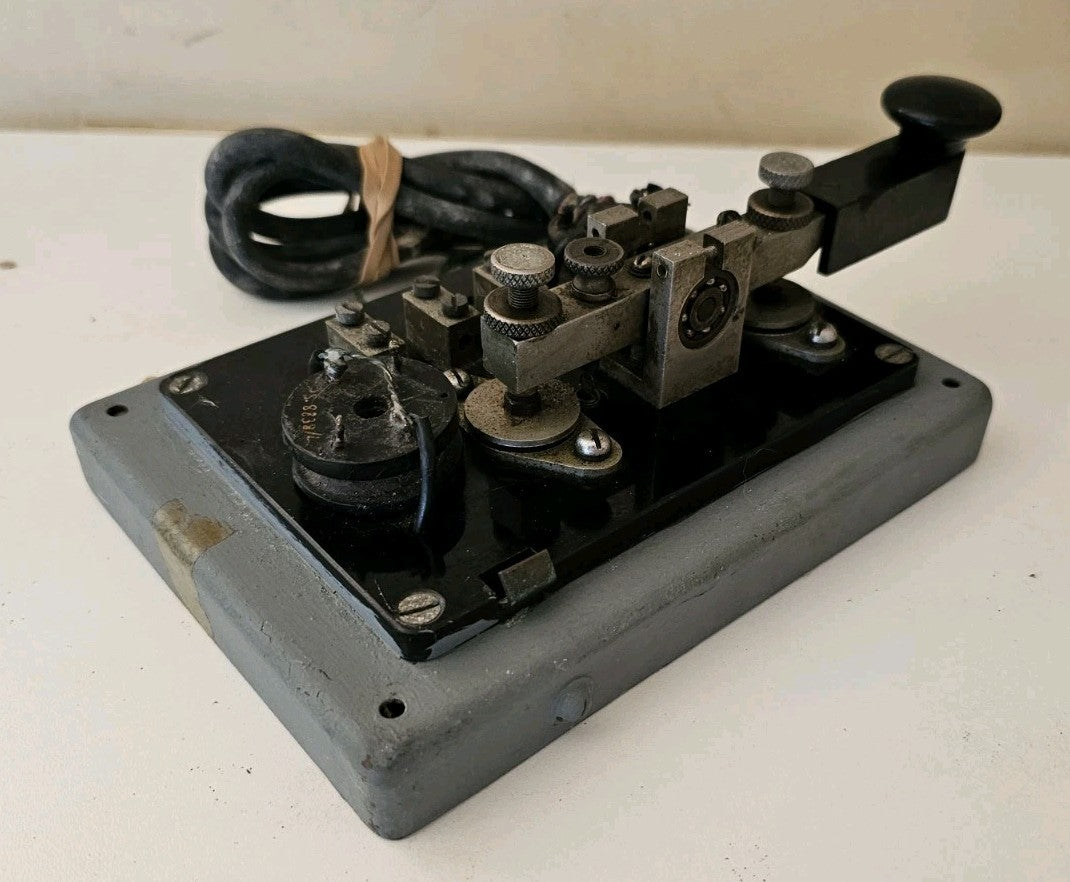 47739837