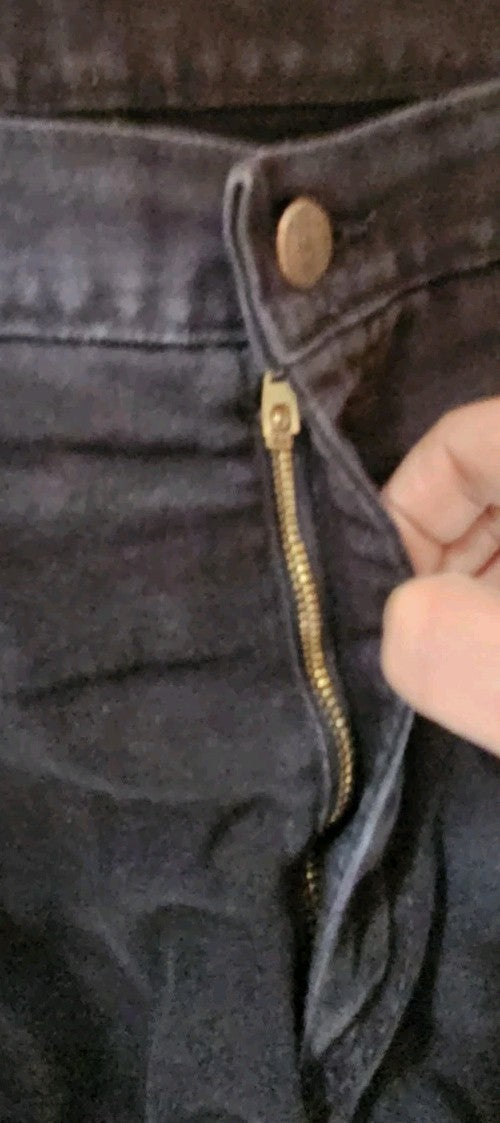 47039899