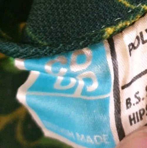 46933932