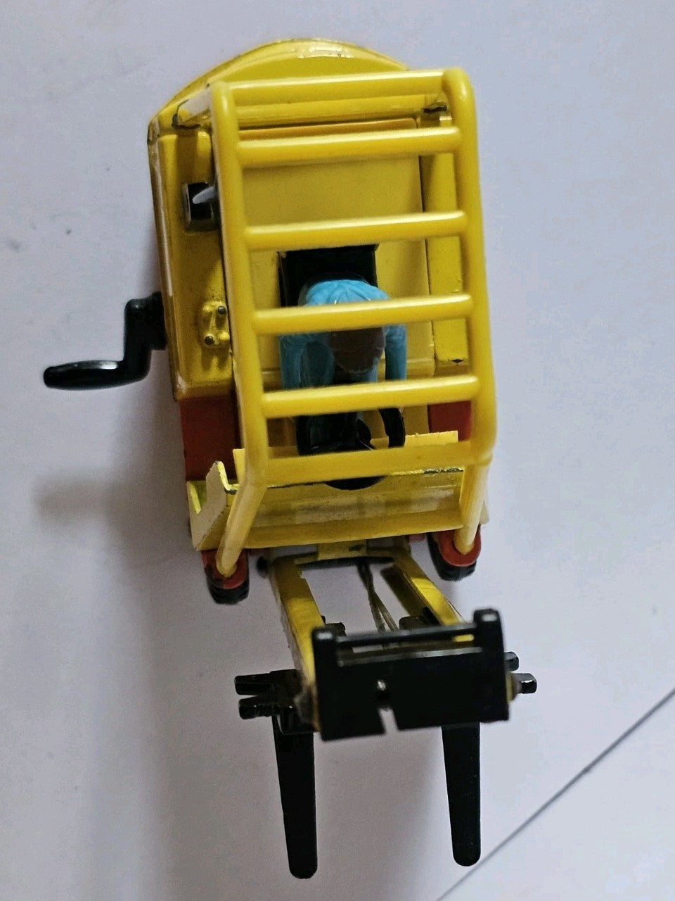 47031334