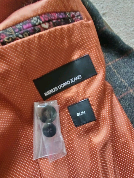 44890929