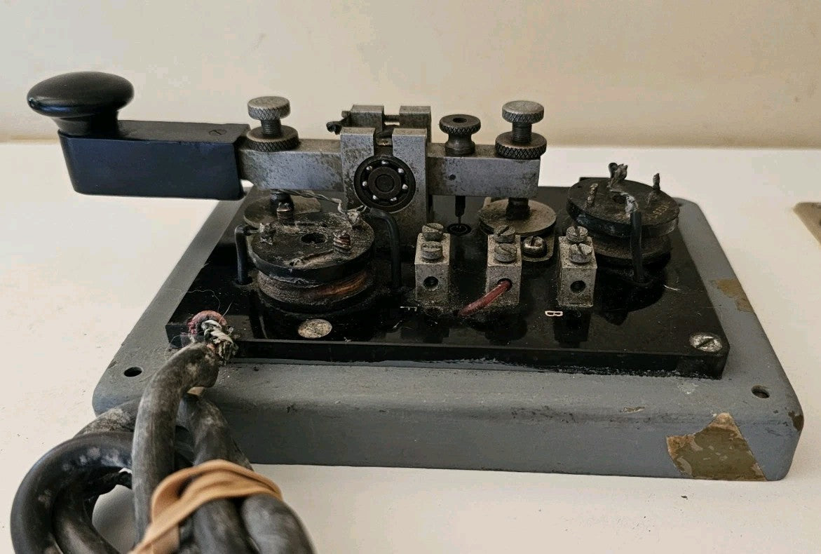47739837