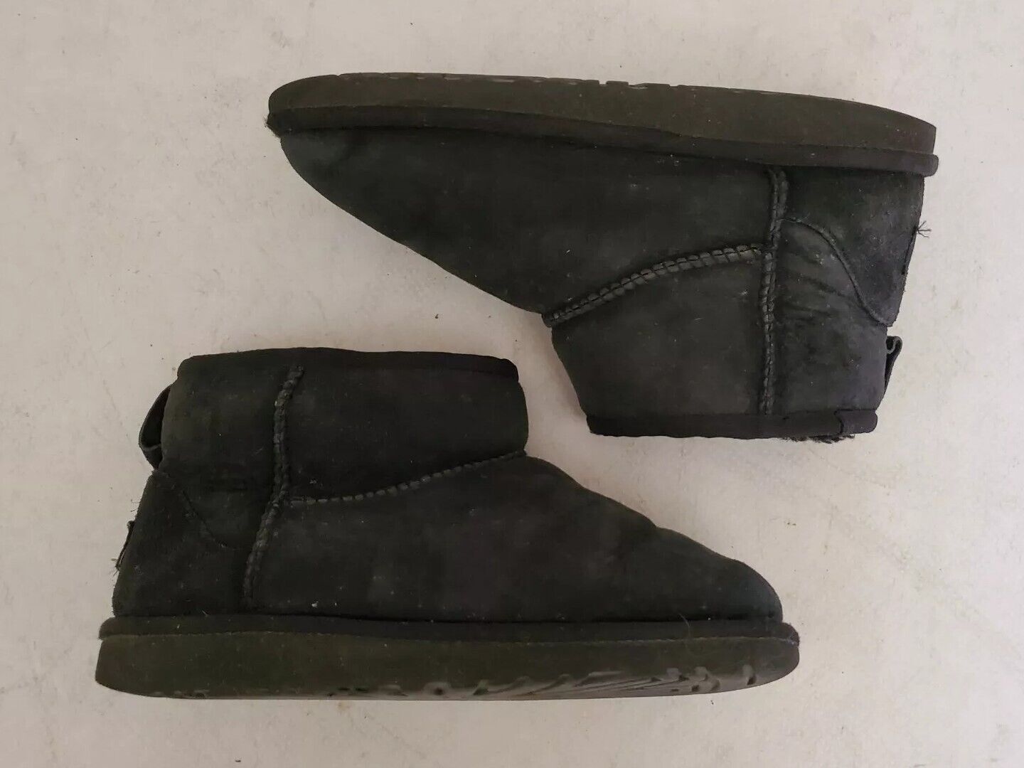 UGG Boots Classic Short Black Suede Shearling Lined Uk 3 Eu 36 Vintage Y2K