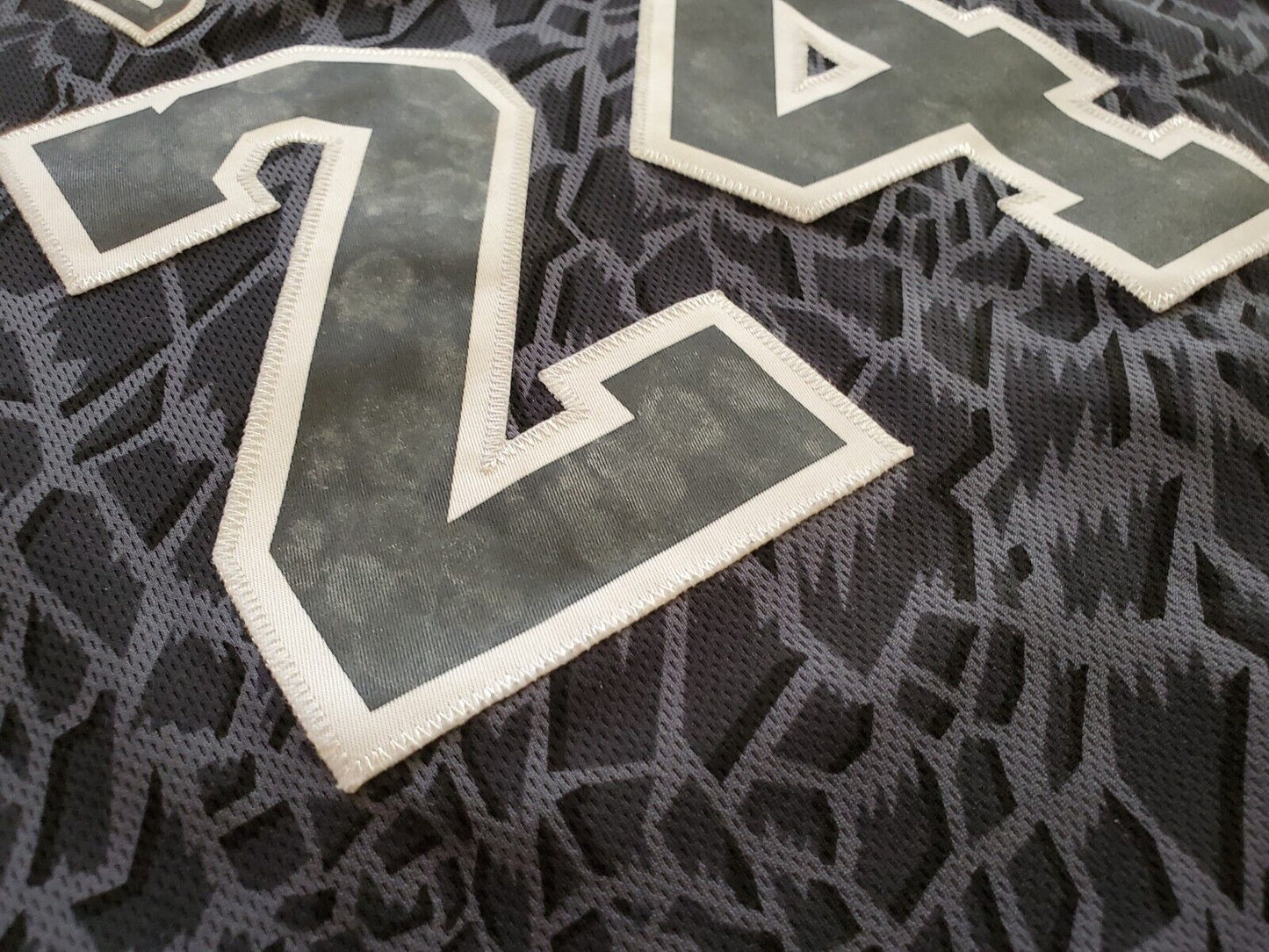 LA Lakers Kobe Bryant Jersey Blackout 2011 Adidas XL - Rare Limited Edition