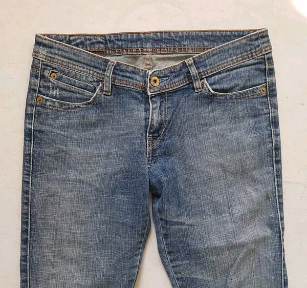 LEVIS Capri Jeans Pants Womens W 30 L 22 Blue Stretch Denim Red Tab