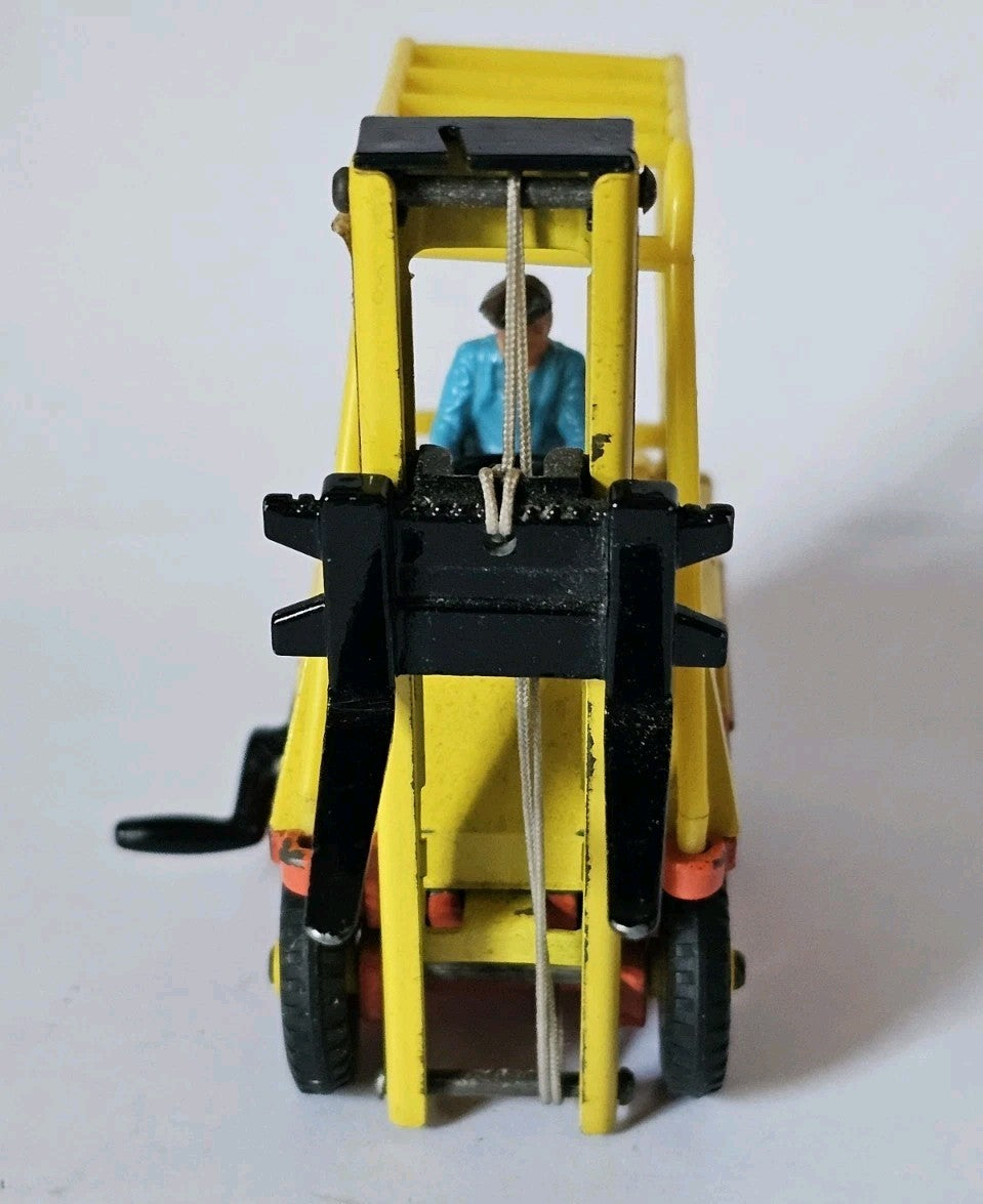 47031334