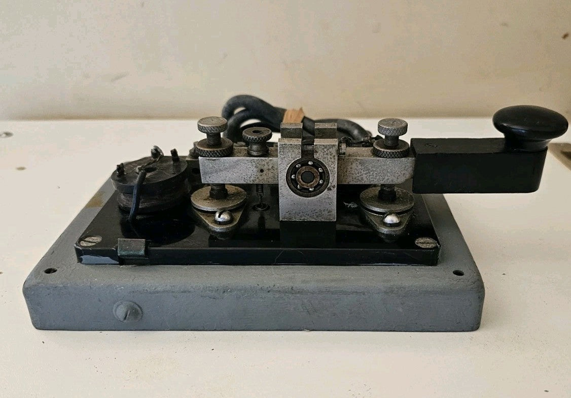 47739837