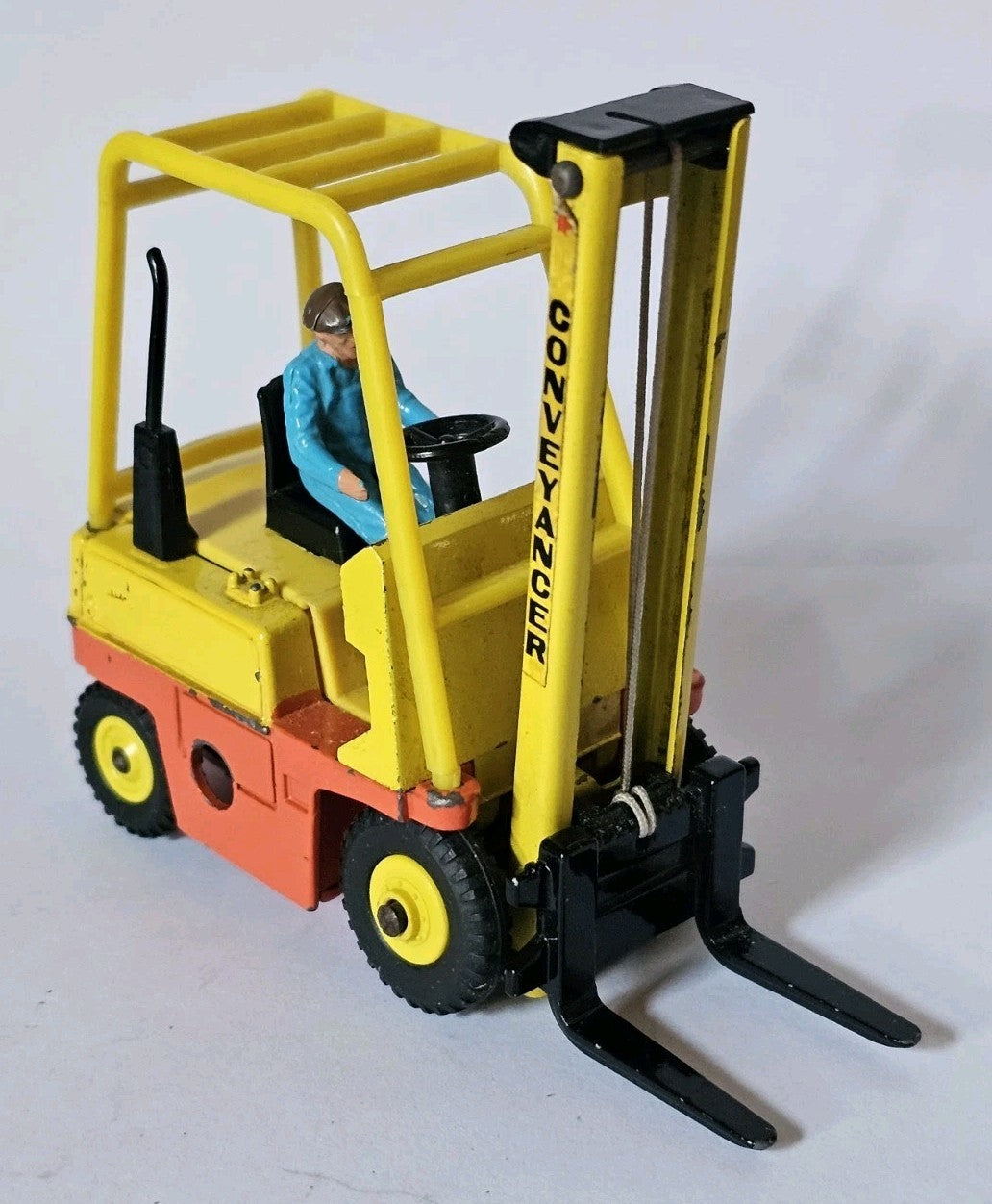 47031334