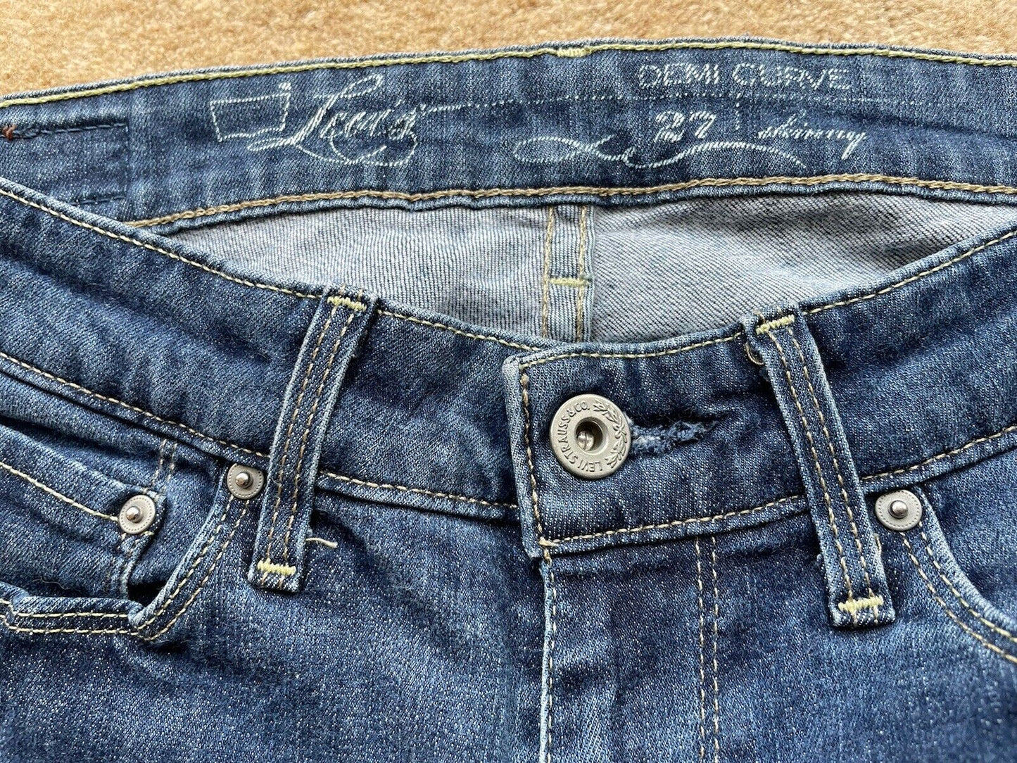 Womens Levis Jeans Demi Curve Skinny W 28 L 27 Blue Denim Red Tab C9