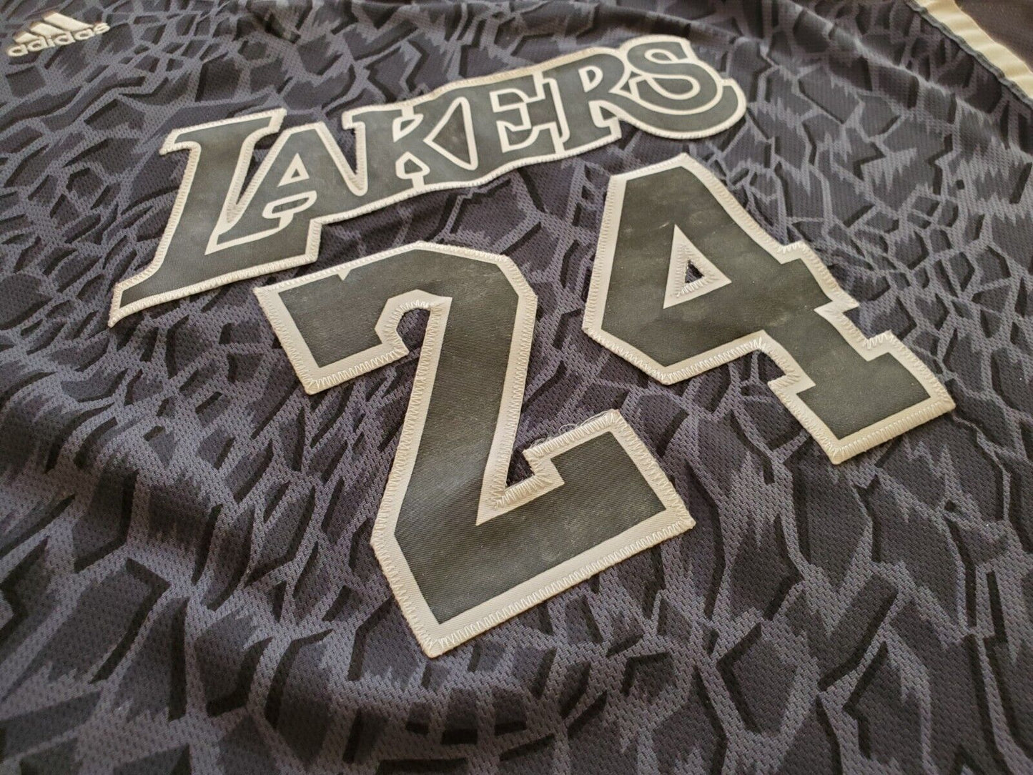 LA Lakers Kobe Bryant Jersey Blackout 2011 Adidas XL - Rare Limited Edition