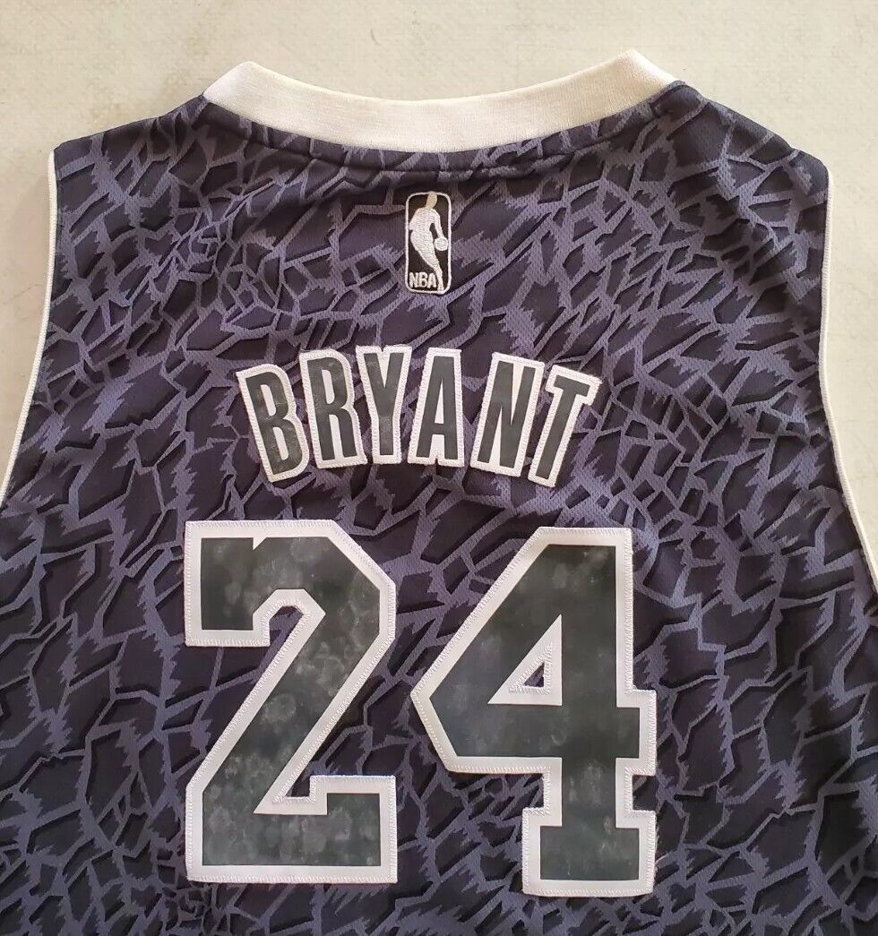 LA Lakers Kobe Bryant Jersey Blackout 2011 Adidas XL - Rare Limited Edition
