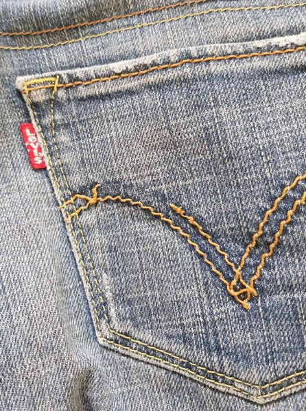 LEVIS Capri Jeans Pants Womens W 30 L 22 Blue Stretch Denim Red Tab