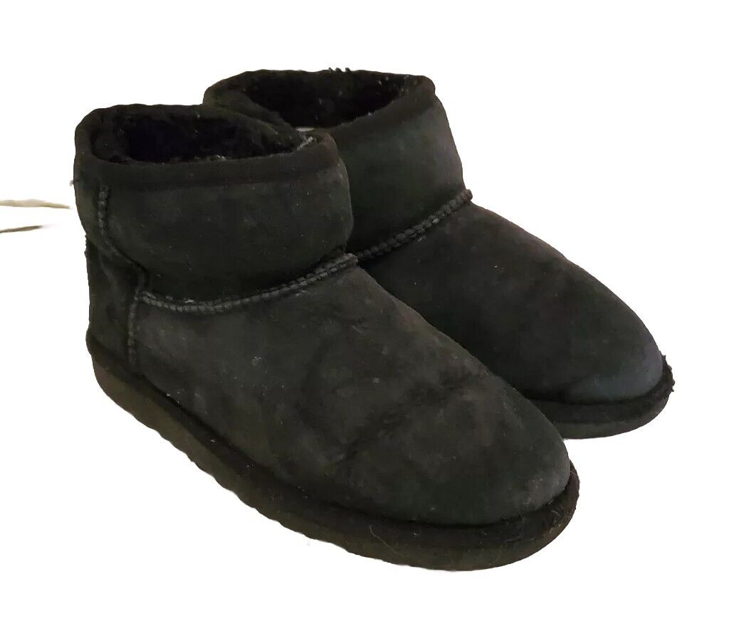 UGG Boots Classic Short Black Suede Shearling Lined Uk 3 Eu 36 Vintage Y2K