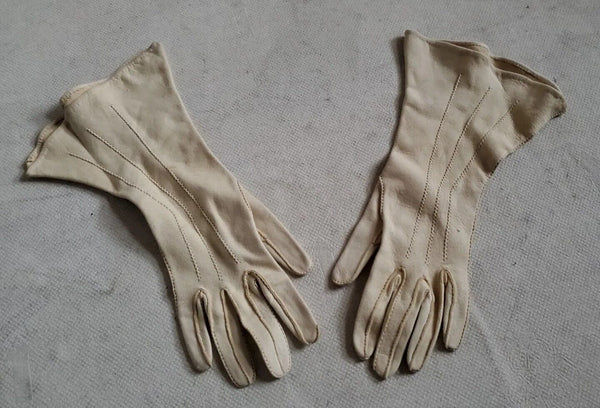 1950s Vintage Kid Leather Gloves Womens 6 1/4 Ivory Handsewn Mid Length