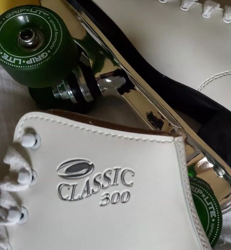 ROLLER DERBY Roller Skates Classic 300 White Leather Uk 6 Eu 40  - New Deadstock