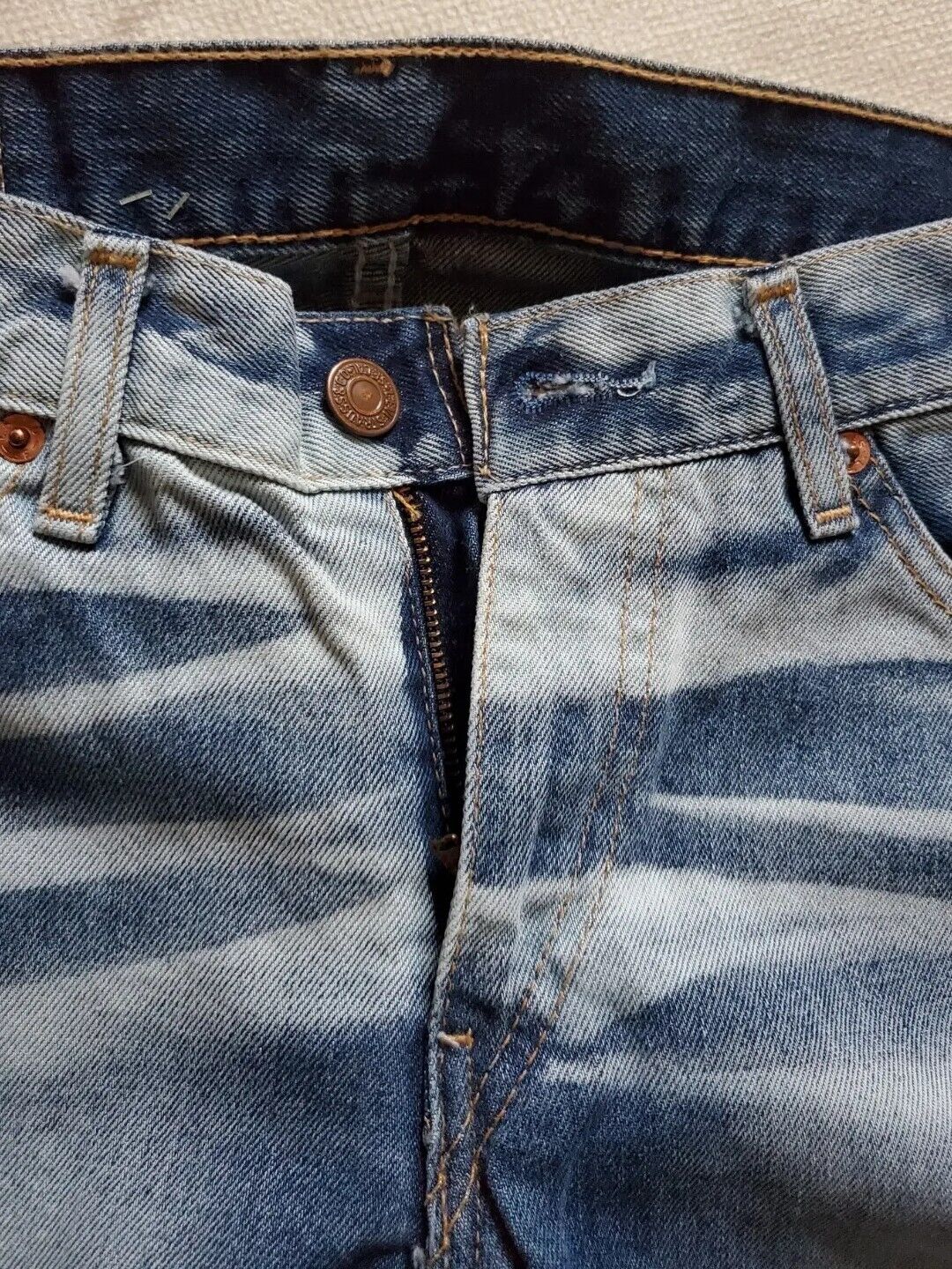 LEVIS 519 Jeans Mens W 30 L 34 Slim Fit Low Rise Blue Fade Denim New With Tags