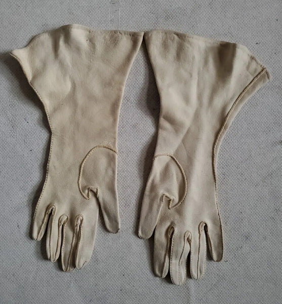 1950s Vintage Kid Leather Gloves Womens 6 1/4 Ivory Handsewn Mid Length