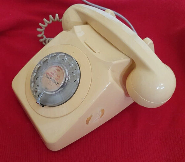 VINTAGE Rotary Phone GPO 746 Display Only Needs Spring  No 2