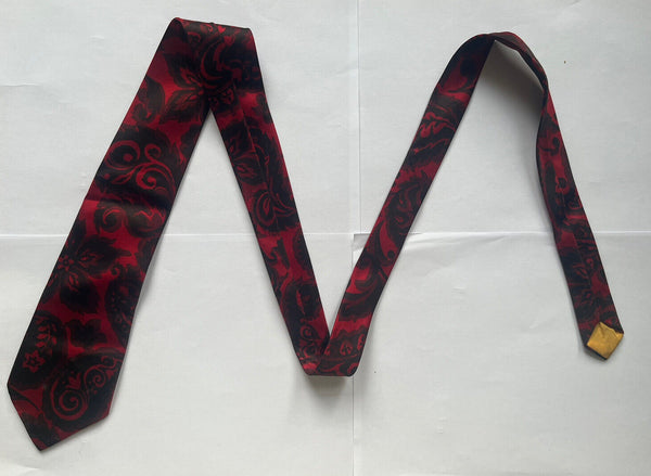 VINTAGE TIE Abstract Red Black Made in England Original 1970's